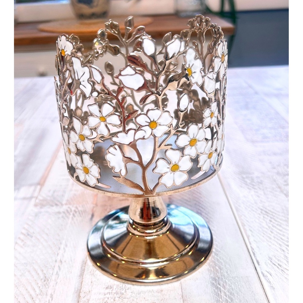 Bath & Body Works White Daisy Floral Pedestal 3-Wick Candle Holder Silver Tone - Picture 3 of 6